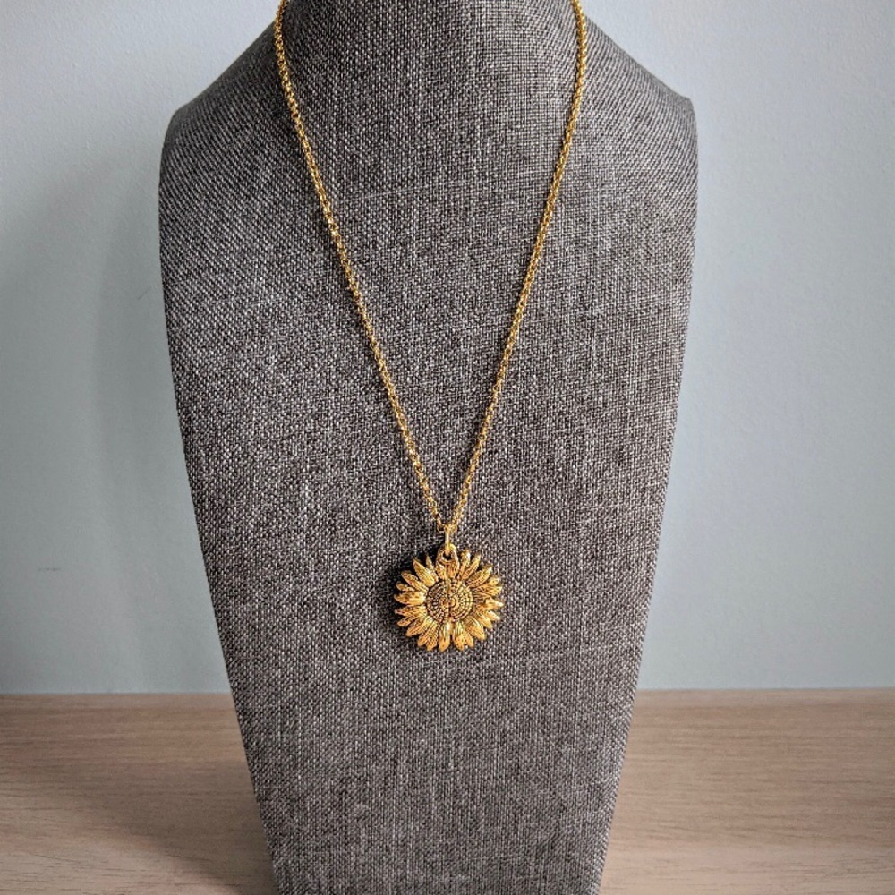 “You Are My Sunshine” Sunflower Message Necklace - Picture 6 of 8